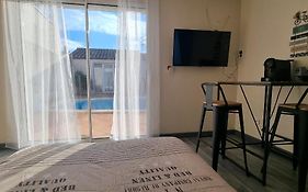 Chambre Avec Piscine Partagee